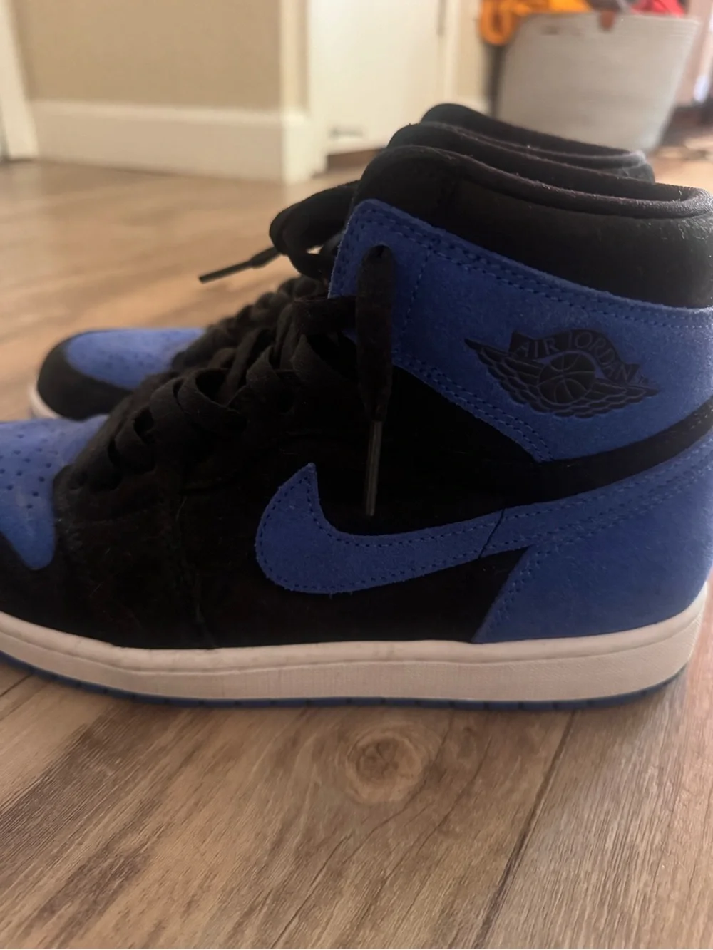 Nike Men’s High-Top Sneakers in Black and Blue
